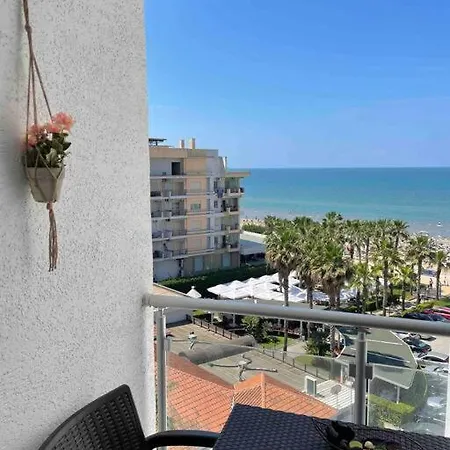 Seaview Modern Apartament Appartamento